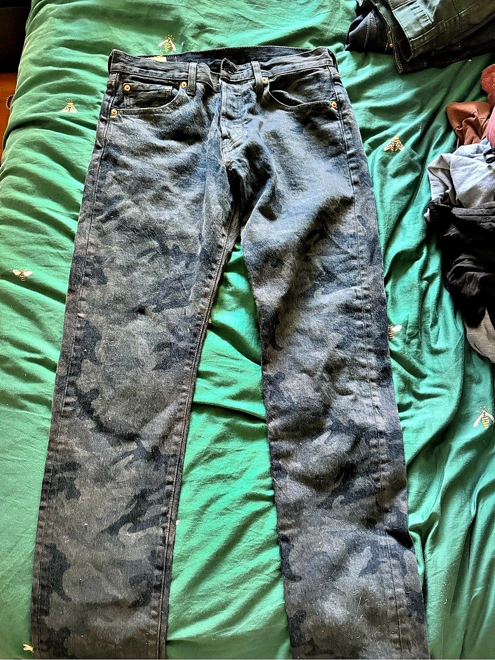 Levi's Straight Leg Camo Jeans in Black & Gray
